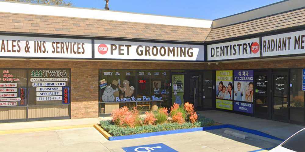 K9 Karousel Pet Grooming, site of dog teeth cleaning in Anaheim by Qualified Pet Dental